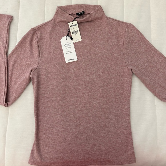 Express Body Contour Cozy Mock Neck Top - Picture 6 of 14